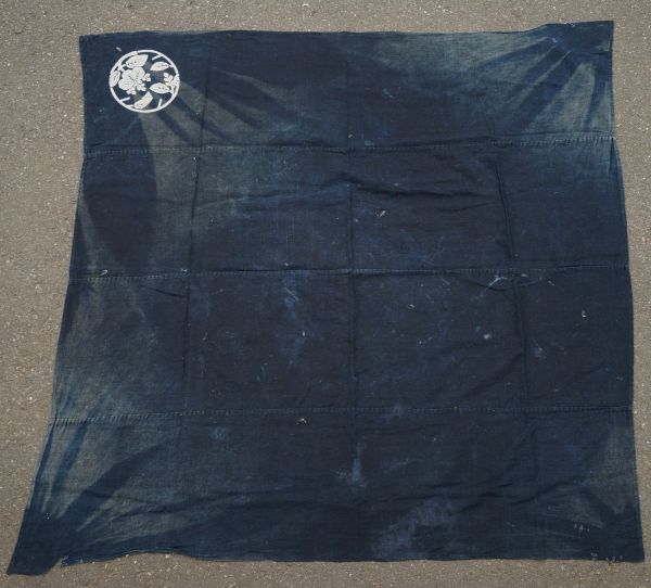 お買得】 2386B4◇家紋風呂敷「桐枝丸」◇藍無地木綿古布4幅◇継ぎ接ぎ