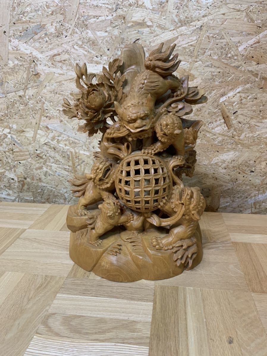 高級 木製 彫刻 玉獅子 向かい獅子 狛犬 置物 魔除け 縁起物 オブジェ