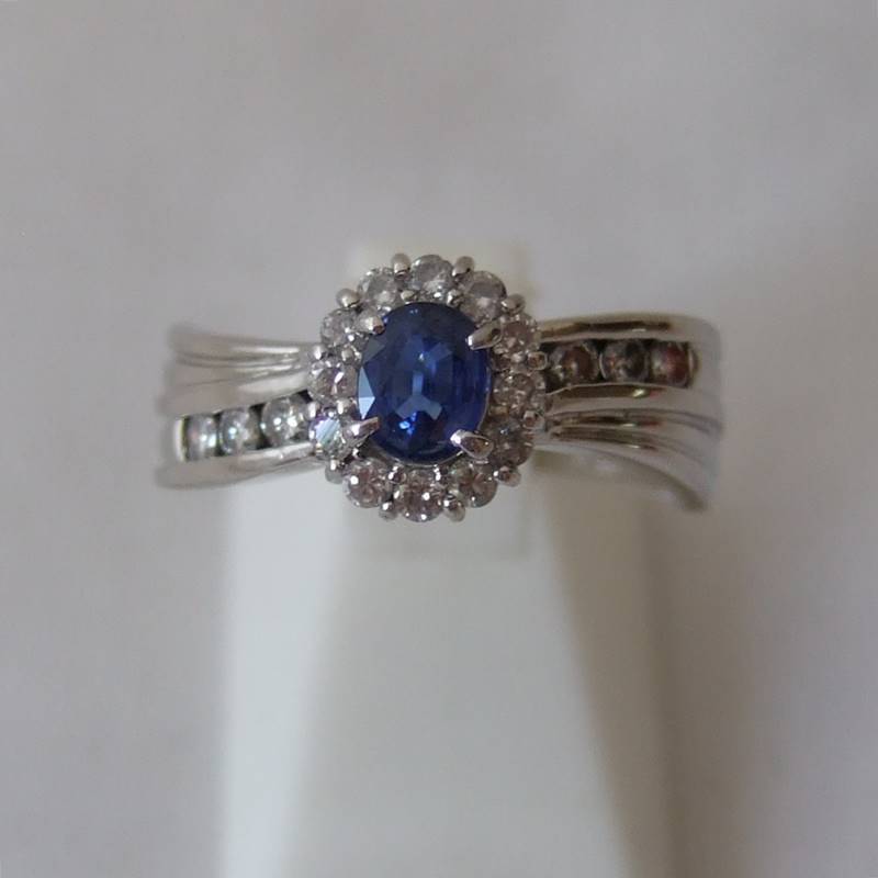 Pt900 プラチナ◇サファイア 0.5ct◇ダイヤモンド 計0.4ct◇デザイン