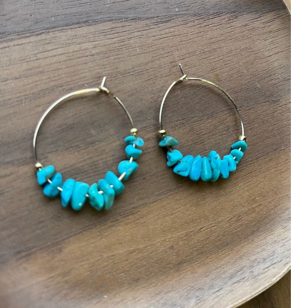 -SUI8- No.50 アリゾナ産スリーピングビューティーターコイズのフープピアス　35mm x 35mm 14kgf A turquoise hoop pierceEarring 14kgf_画像2