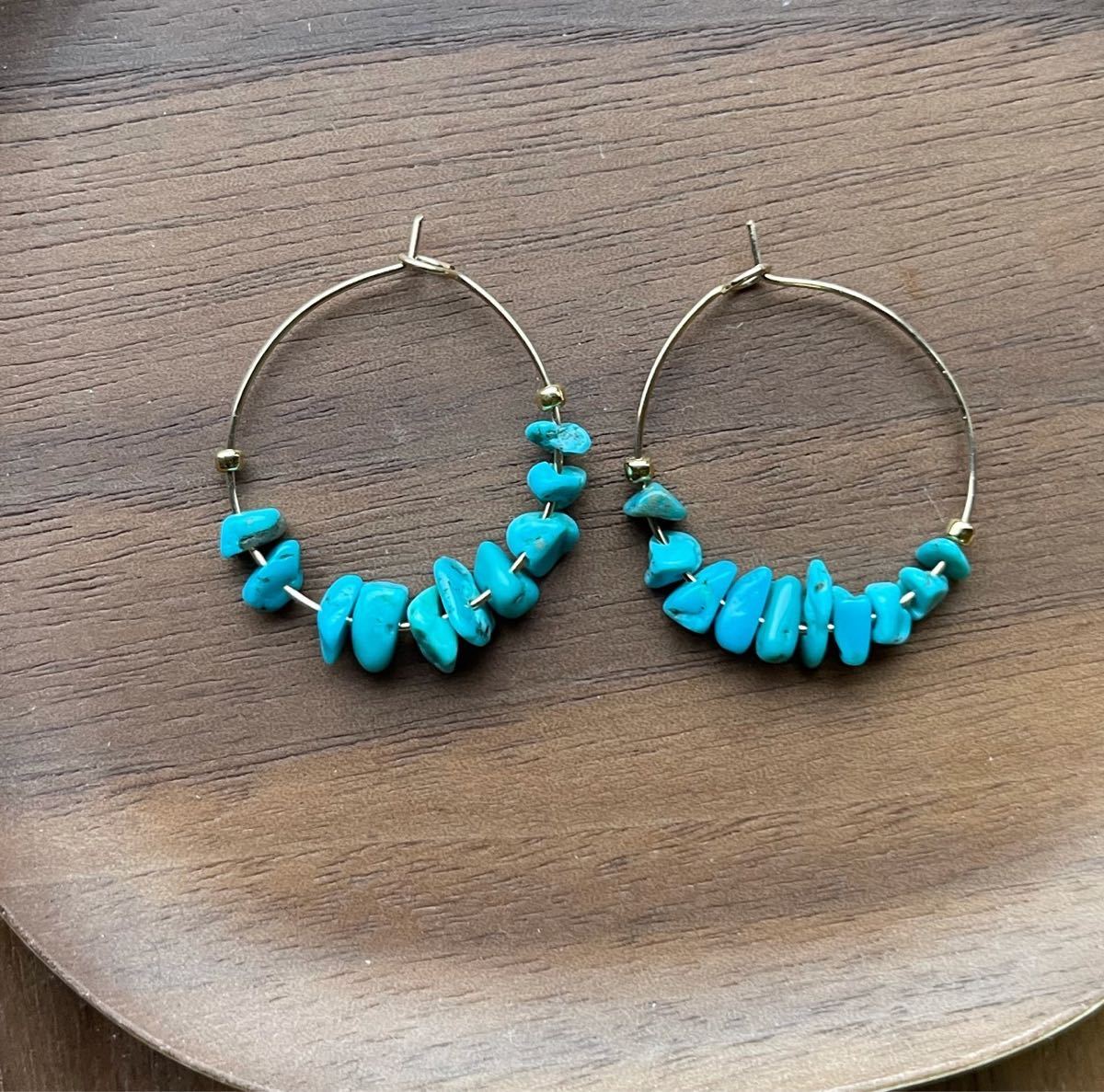 -SUI8- No.50 アリゾナ産スリーピングビューティーターコイズのフープピアス　35mm x 35mm 14kgf A turquoise hoop pierceEarring 14kgf_画像1