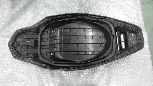 N-MAX125 SE86J-011xxx. seat *1622163324 used 