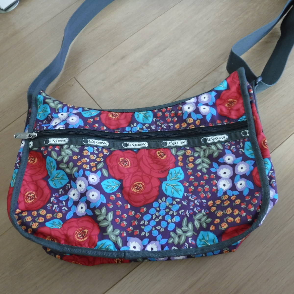 税不要特価 新品!LESPORTSAC レスポートサック 花柄 ローズ柄 ショルダーバッグ♪クラシックホーボー ①_画像2