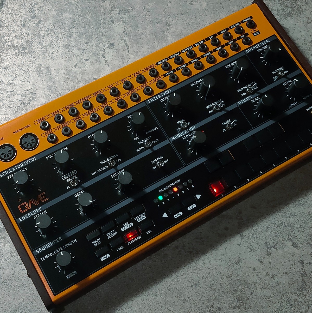 BEHRINGER CRAVE ベリンガー アナログシンセ DTM マシンライブ 作曲 ビートメイク モジュラー テクノ