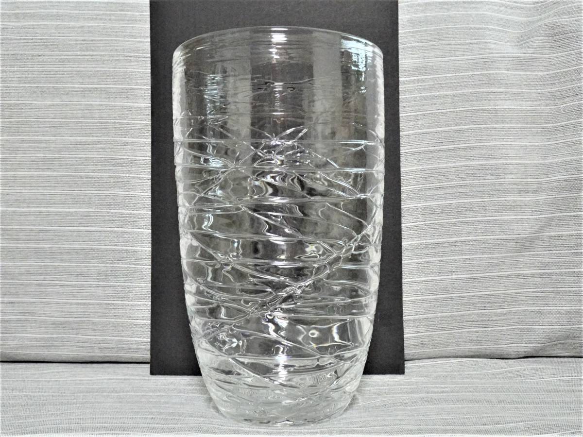 大きめ 上質ガラス花瓶 柄入り 31ｃｍ ガラスフラワーベース 繊細なデザインが素敵です このままインテリアにも