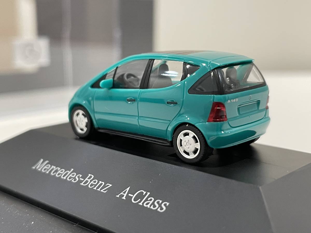 ☆ ディーラー直販　1/87 メルセデス　ベンツ　Aクラス　A-KLASSE EDITION-A herpa ☆☆_画像2