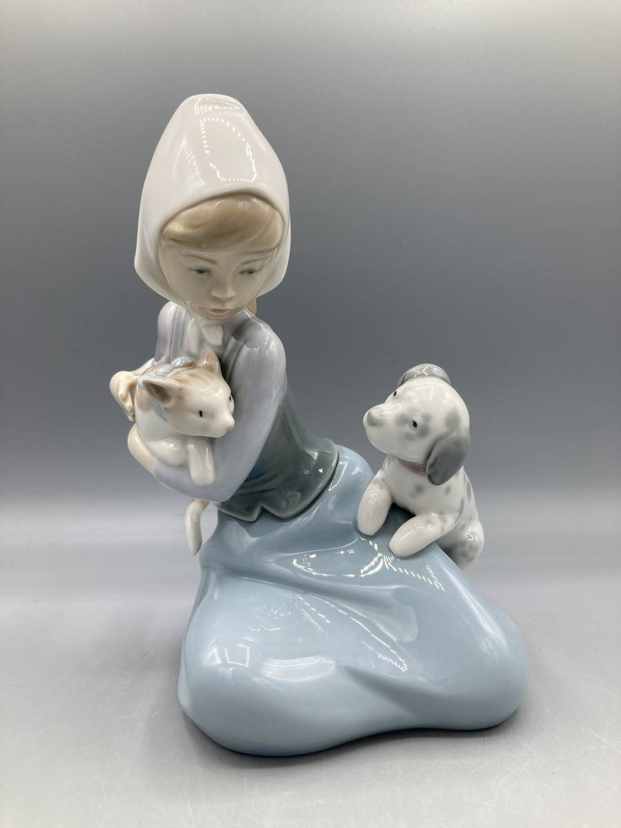 ヤフオク! - リヤドロ 少女と猫と犬 置物 フィギュリン 陶器