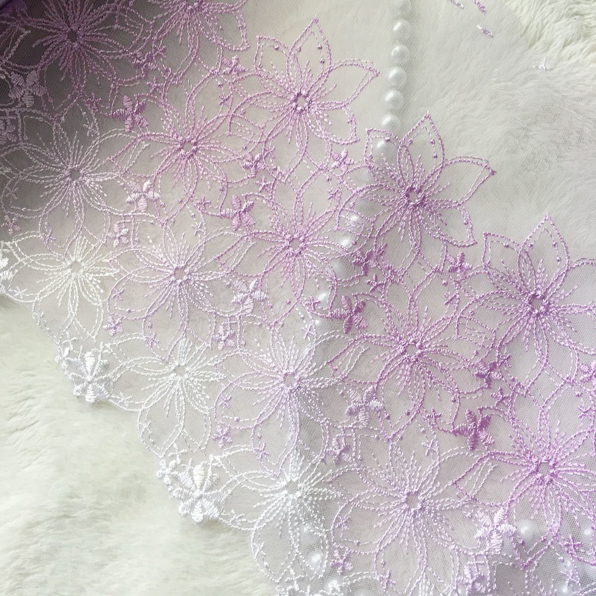 0110 薄紫優しい花刺繍チュールレース　1m
