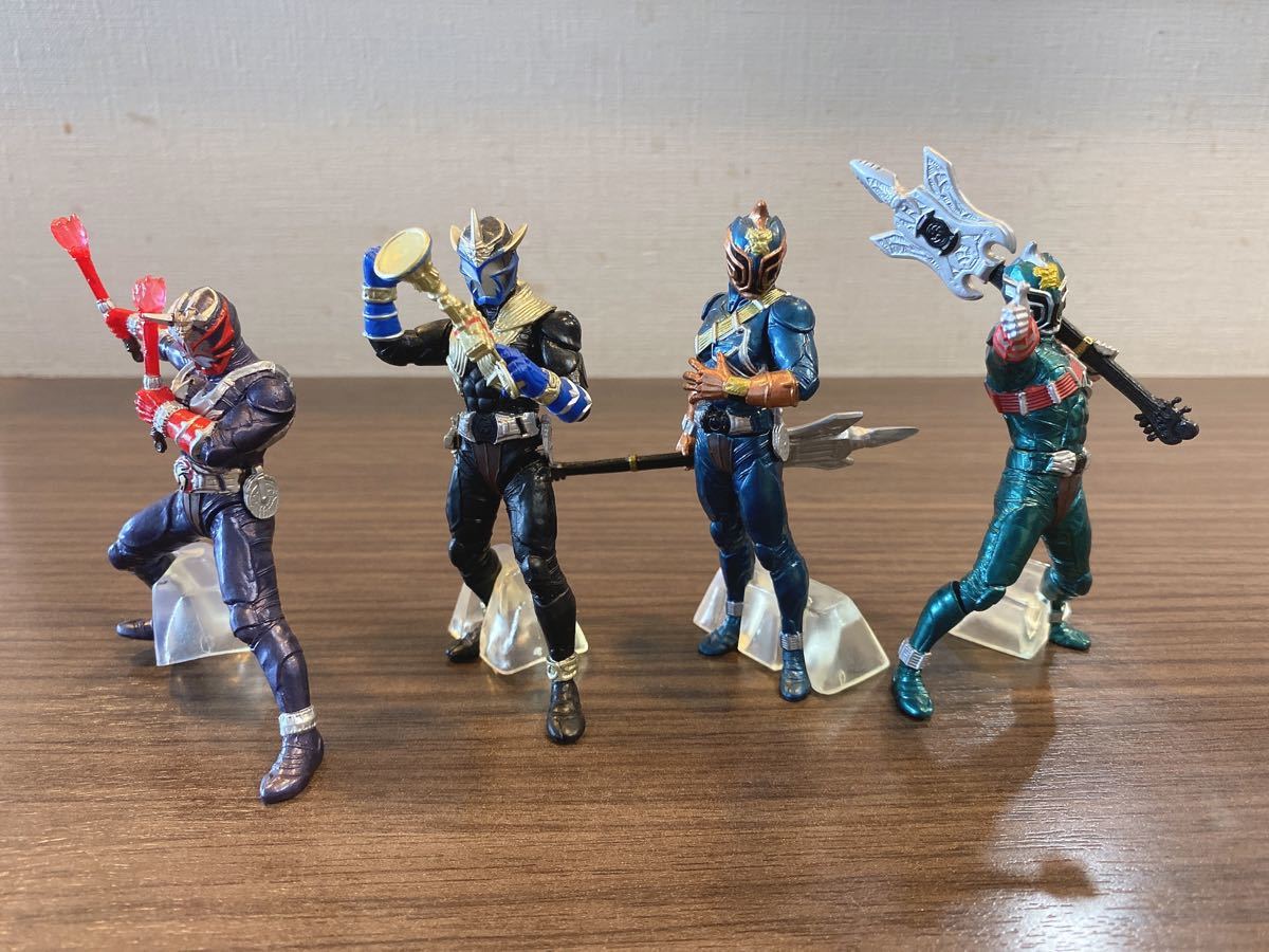 HG仮面ライダー 仮面ライダー響鬼 威吹鬼 斬鬼 轟鬼 フィギュア4体セット