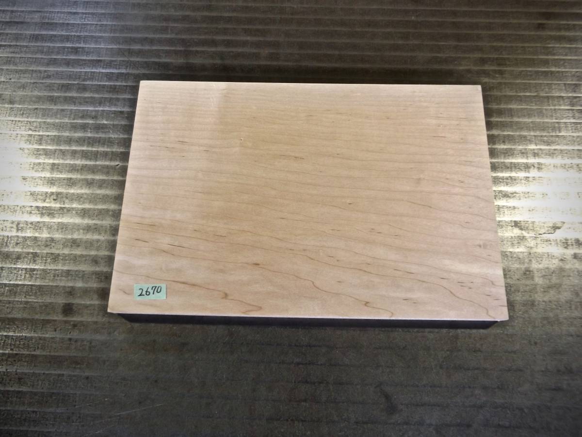 かえで杢（楓） チジミ杢 玉杢 （300×200×15）mm 1枚 無垢一枚板 送料無料 [2670] メープル カエデ キヤンプ 道具 まな板 材料 木材 _画像2
