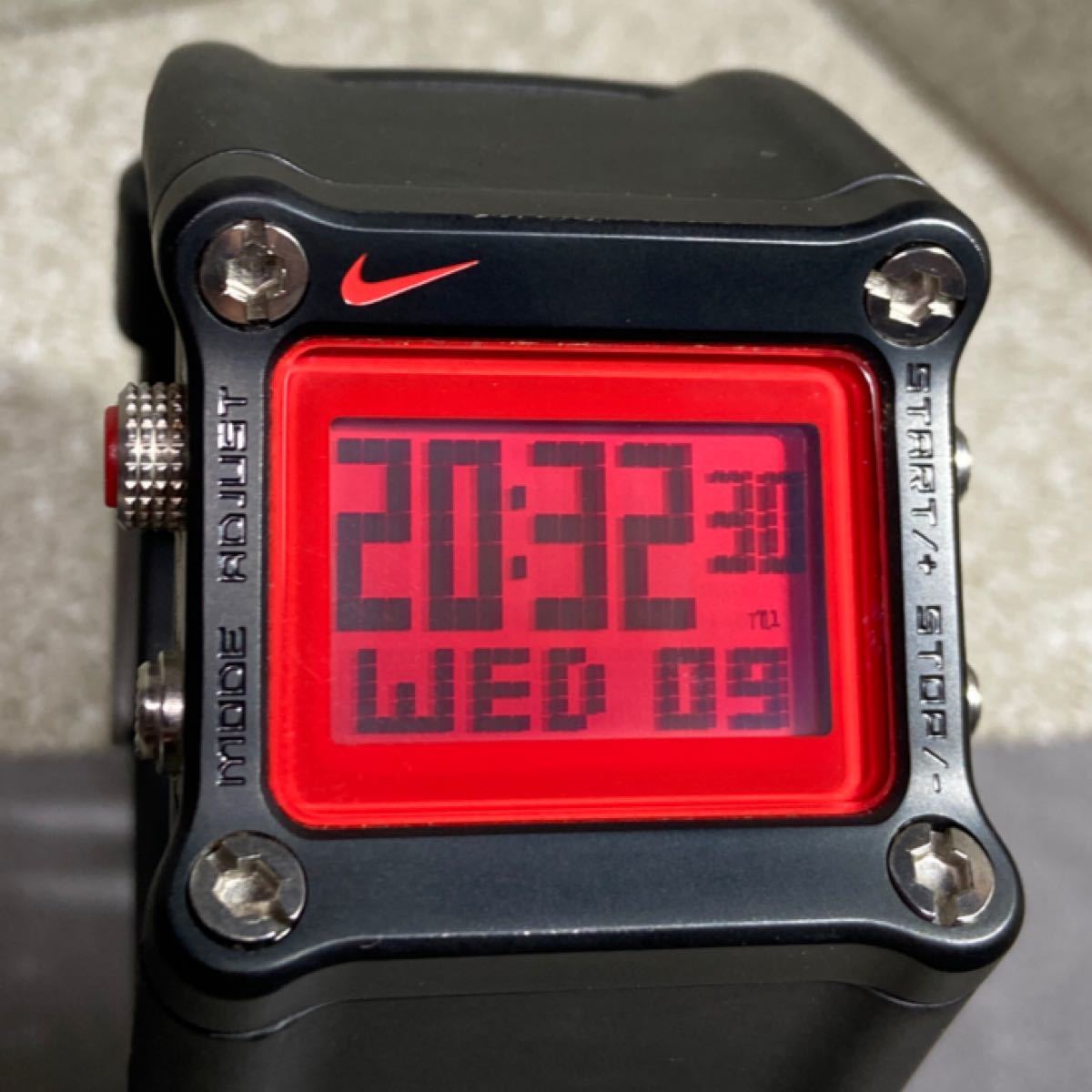 腕時計 NIKE ハンマーウォッチ BLACK＆RED WC0021 希少