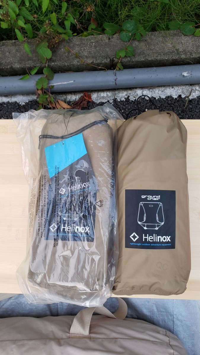 バッグと財布 Helinox コヨーテタン×2脚セット グラウンドチェア ヘリノックス テーブル/チェア