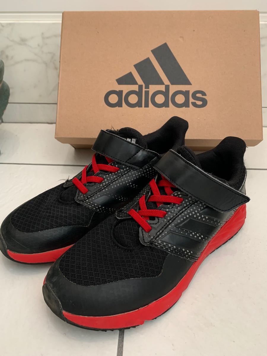 adidas ジュニアスニーカー　マジックテープ　23cm