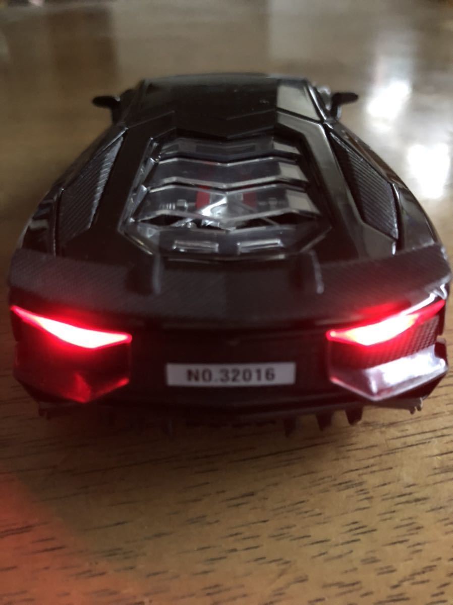  Lamborghini Aventador 1/32