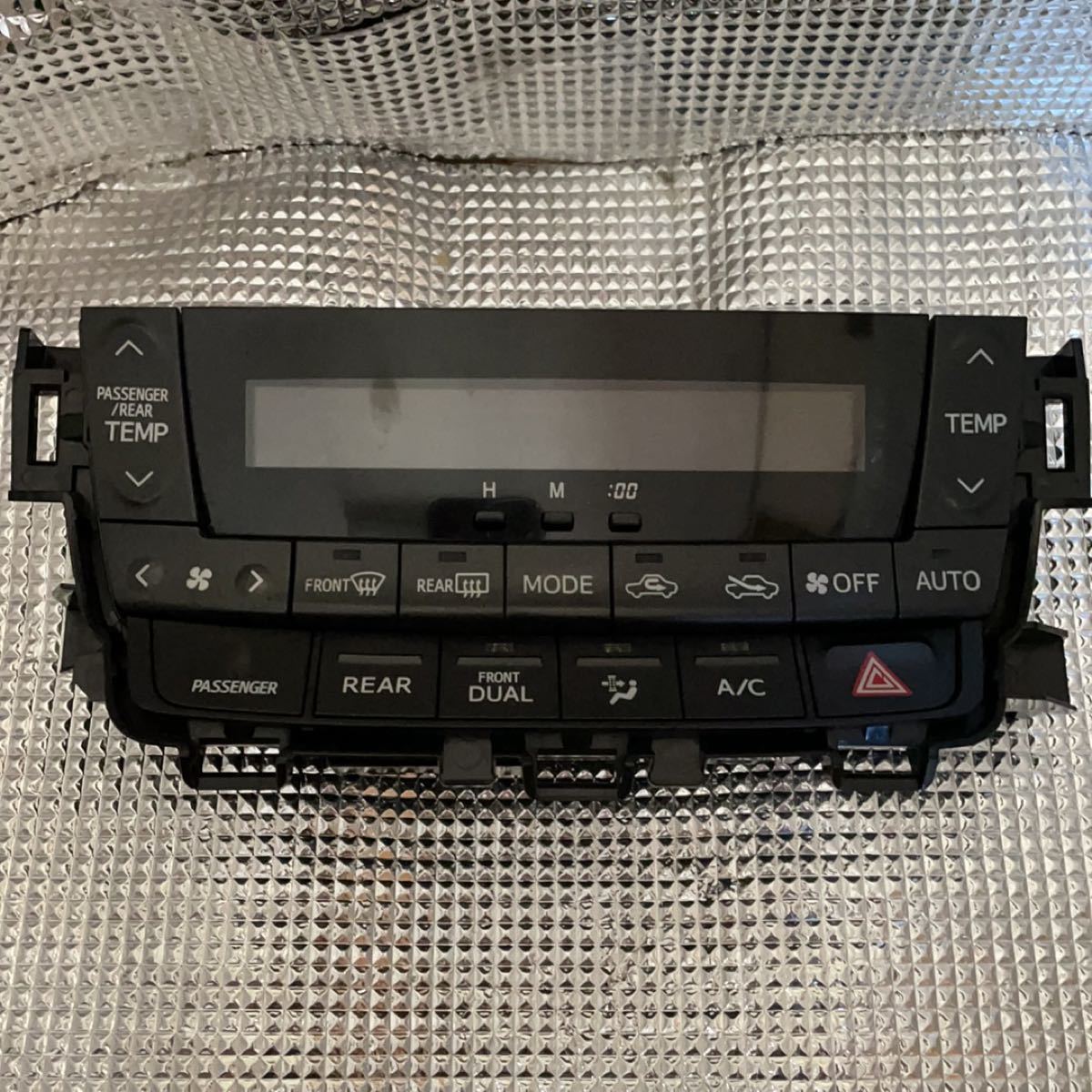 20系 前期 アルファード ヴェルファイア エアコンパネル LED交換 20系 前期 アルファード ヴェルファイア エアコンパネル LED交換