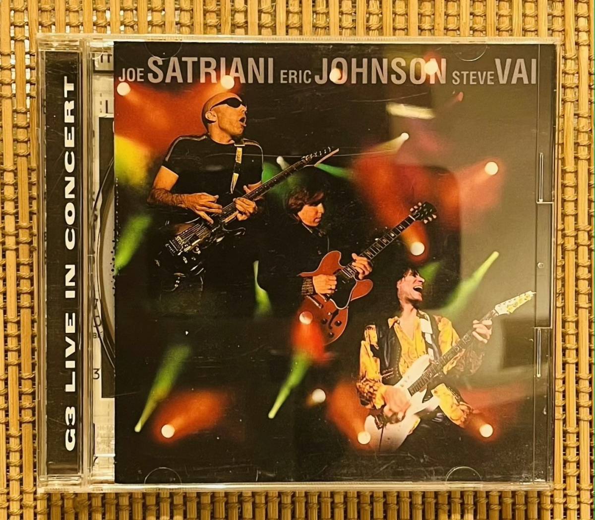 即決送料無料、SATRIANI、JOHNSON、STEVE VAI、G3 LIVE IN CONCERT、1996年、日本語ライナー付、国内盤、SRCS8355_画像1