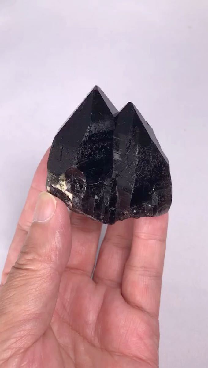 お得なセット価格 モリオン原石　黒水晶　チベット産　母岩　パワーストーン　天然石　鉱物　388g 置物