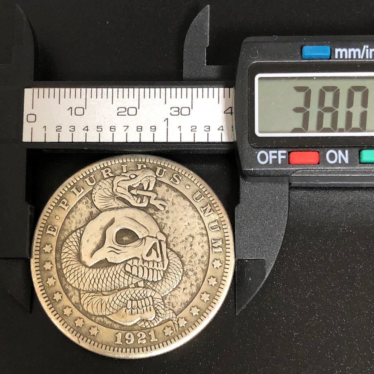 古銭　アメリカ　髑髏と蛇　1ドル　アンティークコイン　絵銭