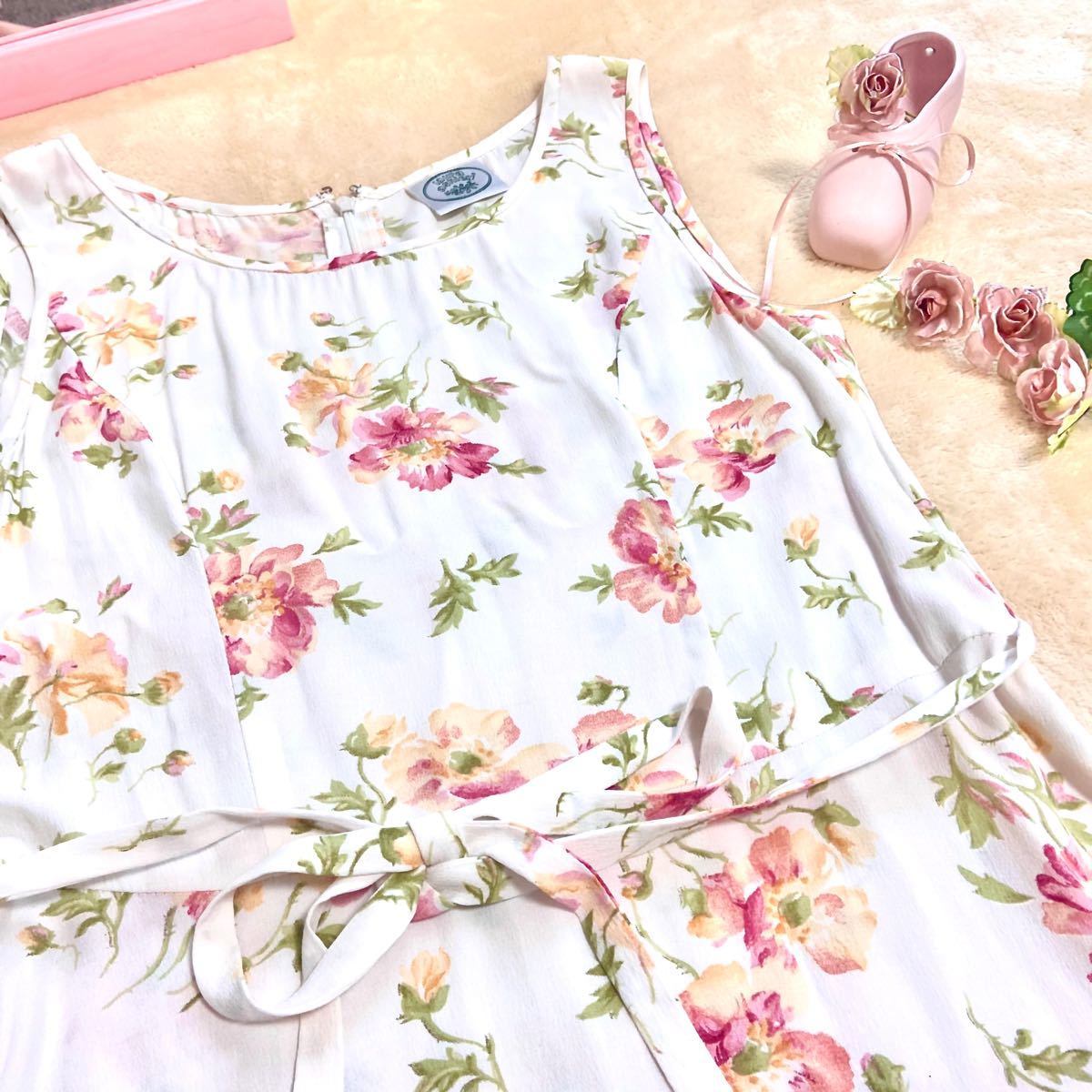 Paypayフリマ Laura Ashley ローラアシュレイ花柄ワンピース 美品 Paypayフリマ Laura Ashley ローラアシュレイ花柄ワンピース 美品