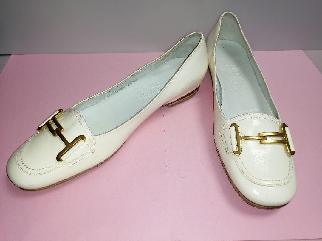 未 使 用 美 　 　品 ！ Salvatore Ferragamo サルヴァトーレ・フェラガモ フラットシューズ 　71210207_画像1