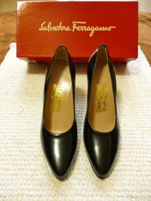 未 使 用 　超 美 　 　　 品 ！　Salvatore Ferragamo サルヴァトーレ・フェラガモ 　パンプス 　19710307