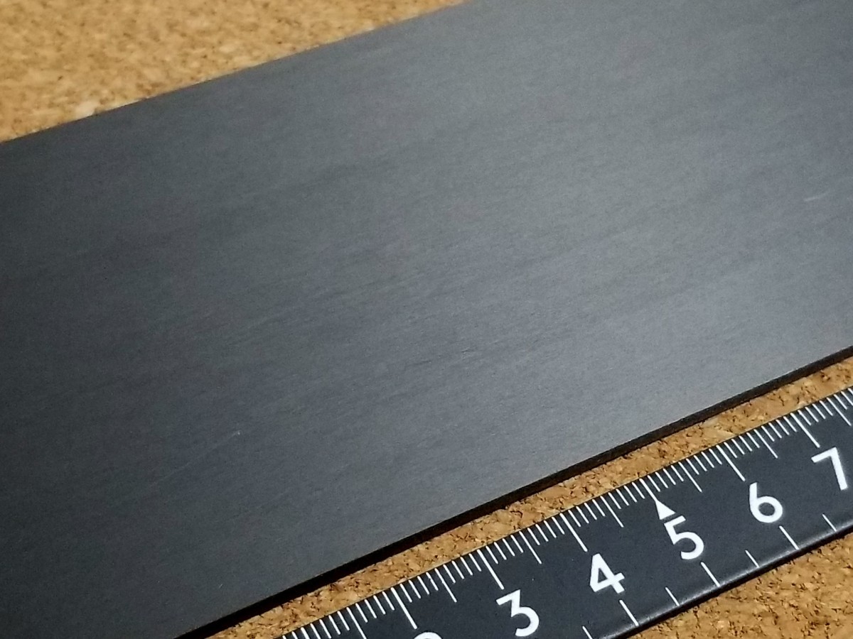 端材No.379【CFRP素材】厚み約2.3mm UDカーボン ドライカーボン板