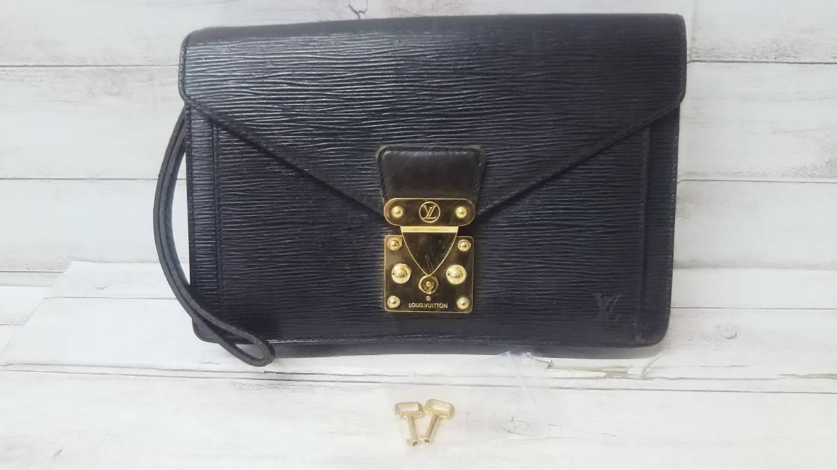 LOUIS VUITTON ルイヴィトン エピ ポシェット セリエ ドラゴンヌ