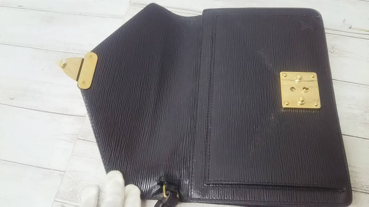 LOUIS VUITTON ルイヴィトン エピ ポシェット セリエ ドラゴンヌ