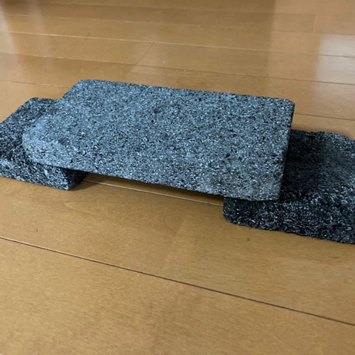 溶岩石プレート10×10cm 4枚 隠れ家 バスキング 陸地