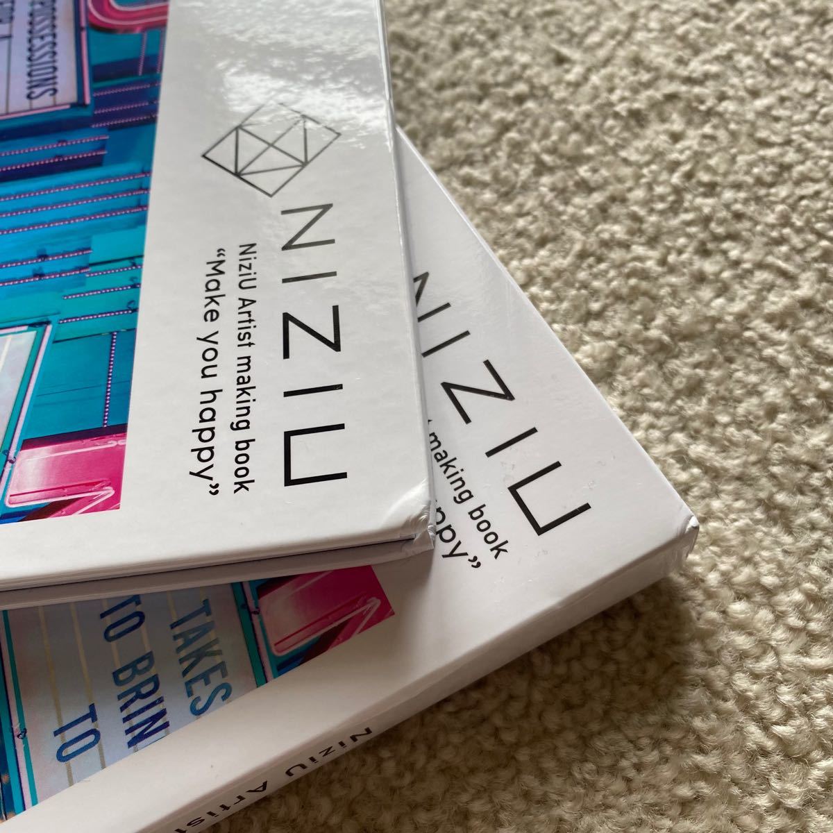 セールの時期 NiziU Artist making book Make you happy 本・音楽