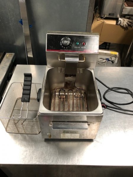 大量入荷 電気フライヤー 庫外寸法W305×D425×H340mm 業務用 KSD52 その他 大量入荷 電気フライヤー 庫外寸法W305×D425×H340mm 業務用 KSD52 その他