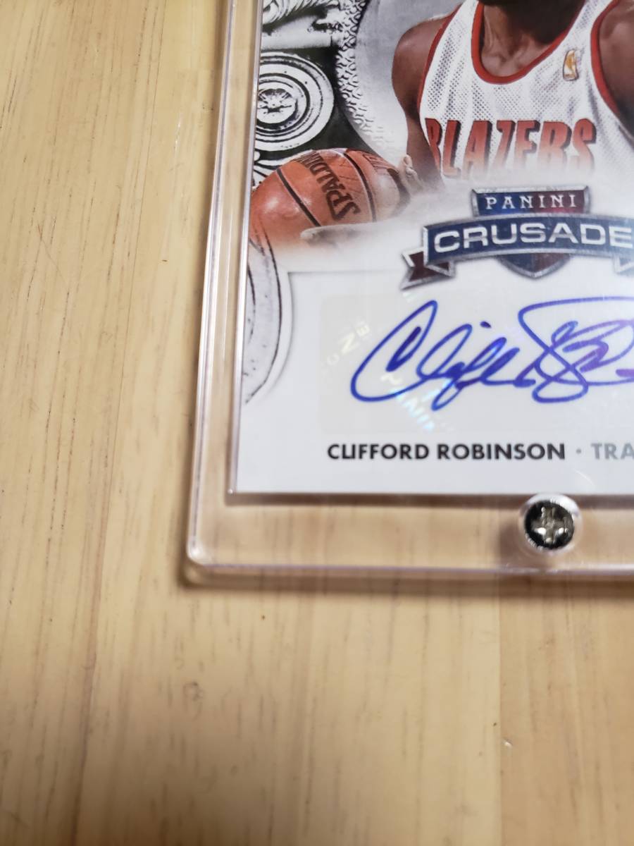 サイン 2013 -14 Panini Crusade CLLIFORD ROBINSON Auto / クリフォード ロビンソン Autograph _画像2