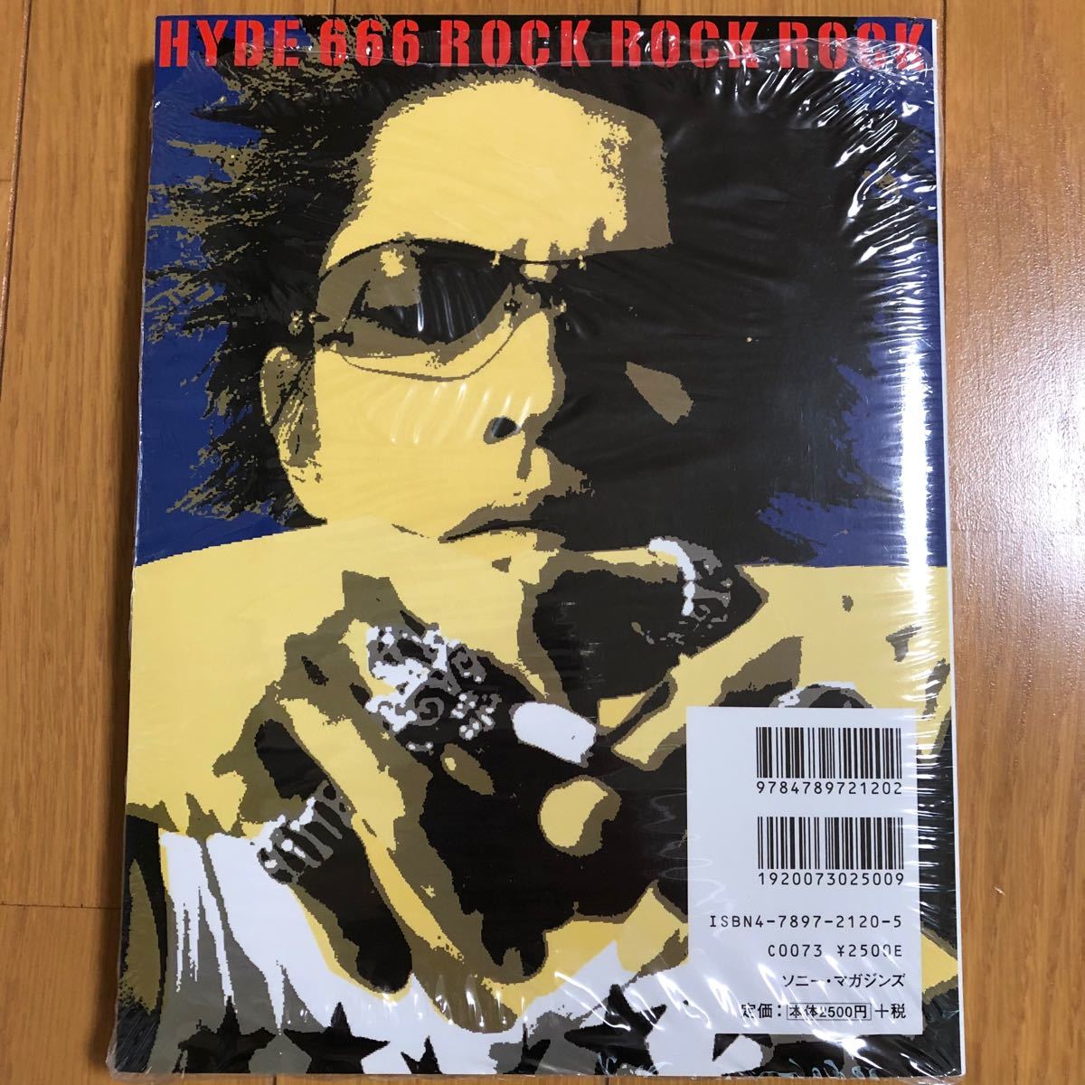 Paypayフリマ Hyde 写真集 666 Rock Rock Rock 03年 ドキュメント 撮り下ろし ハイド ソロ