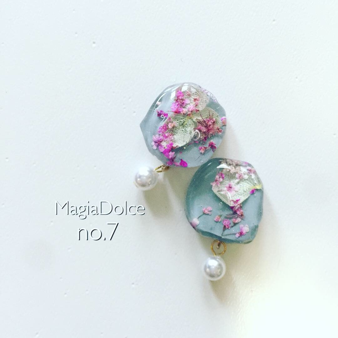  free shipping *MagiaDolce.h 10435* small flower earrings small flower earrings pearl earrings blue pink on goods allergy correspondence earrings hand made earrings 