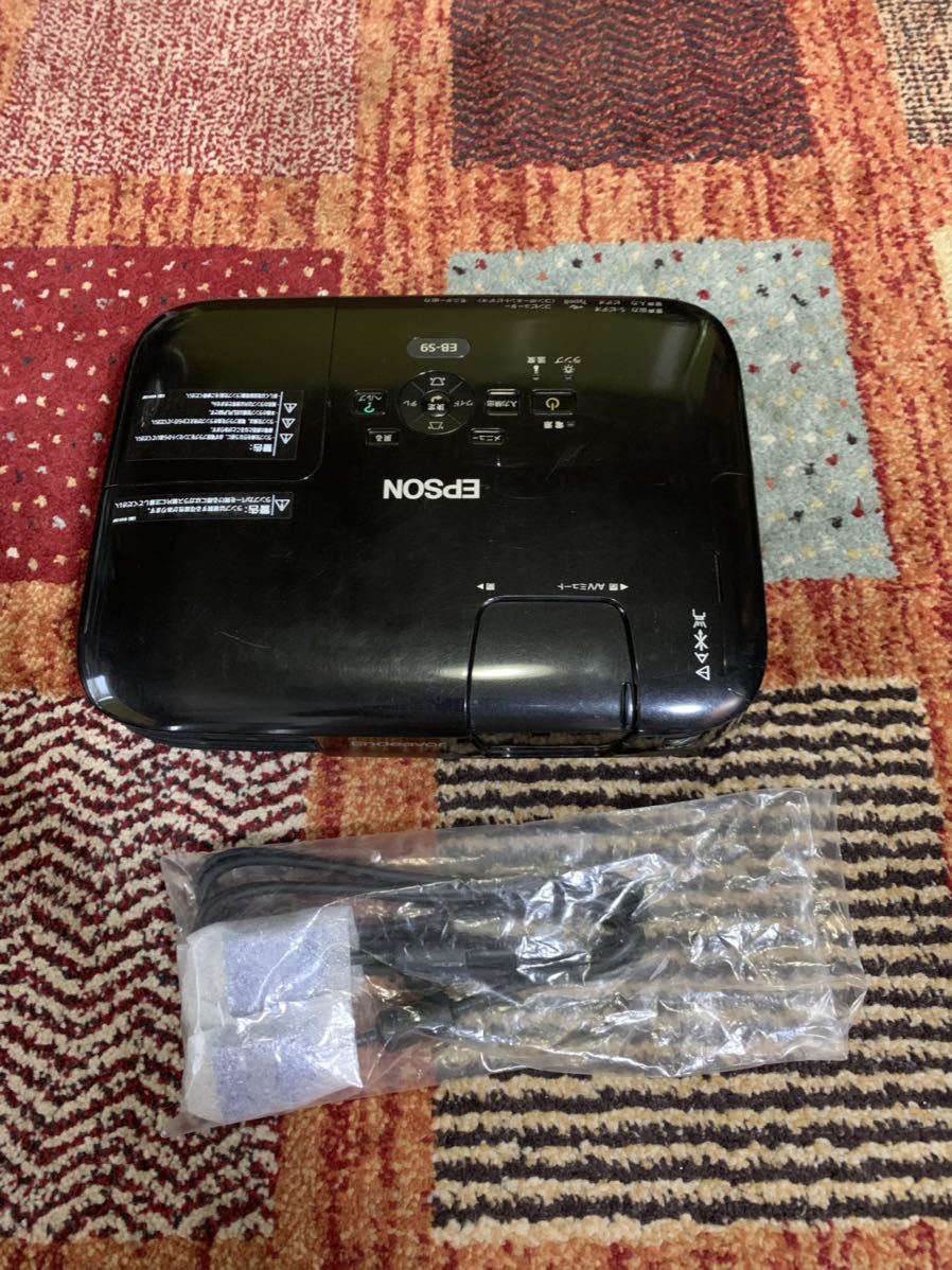 （中古品）プロジェクターEPSON EB-S9 3LCD ブラック 黒、動作良好。_画像2