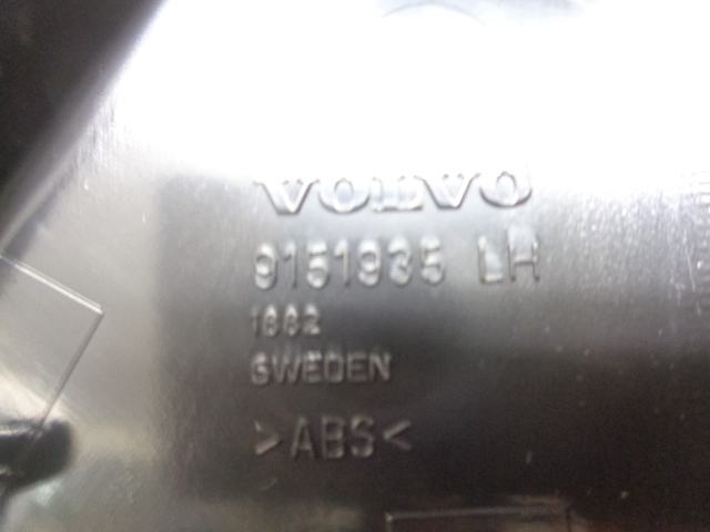  Volvo XC70 latter term SB original door mirror cover left right set 