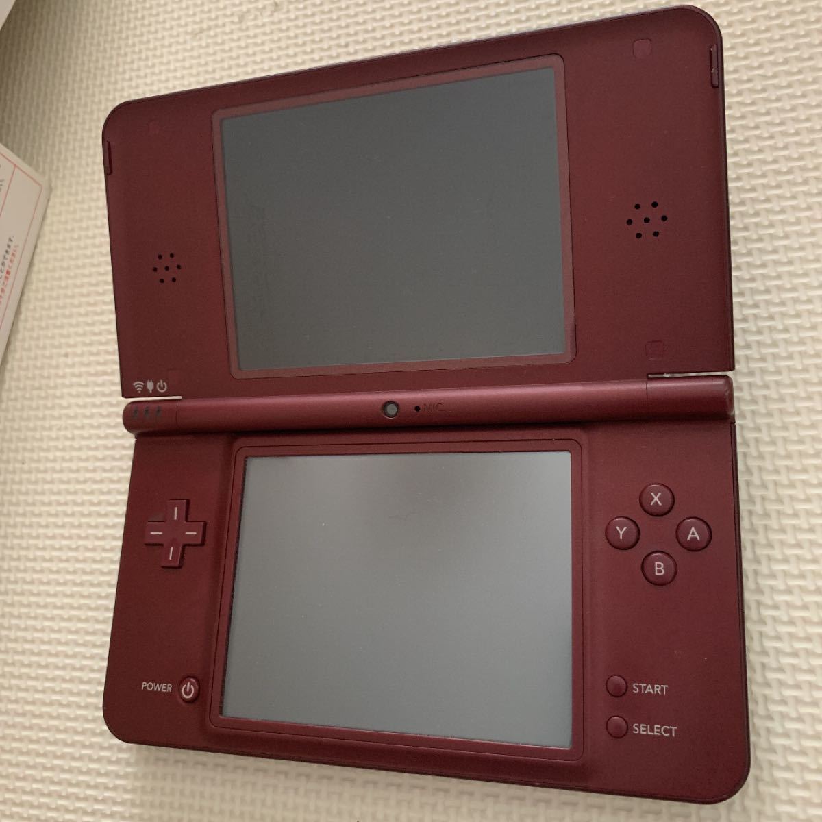 ニンテンドーDSi LL ワインレッド