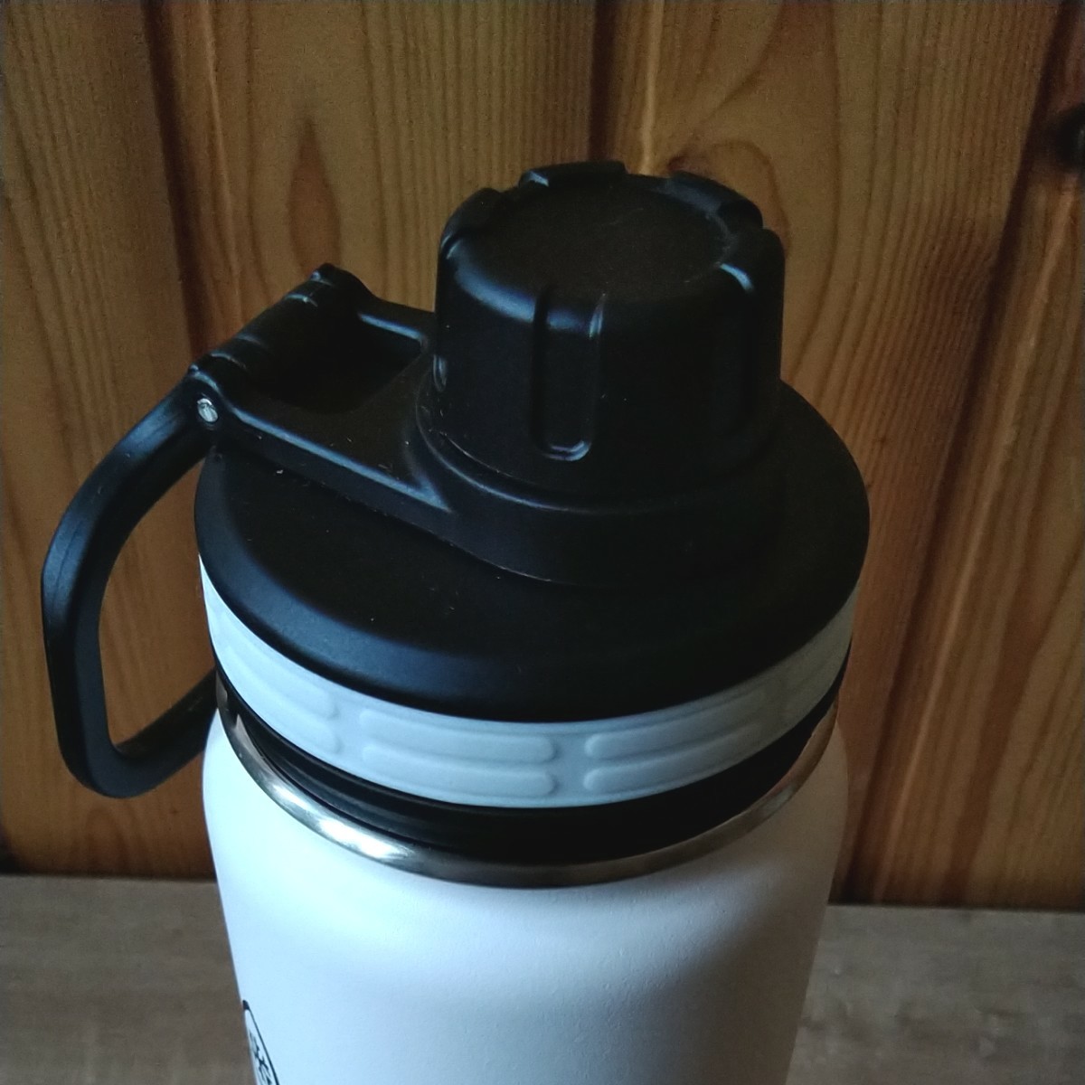 サーモフラスク ホワイト 0.7L タケヤ  保冷専用　水筒 ステンレスボトル 直飲みボトル