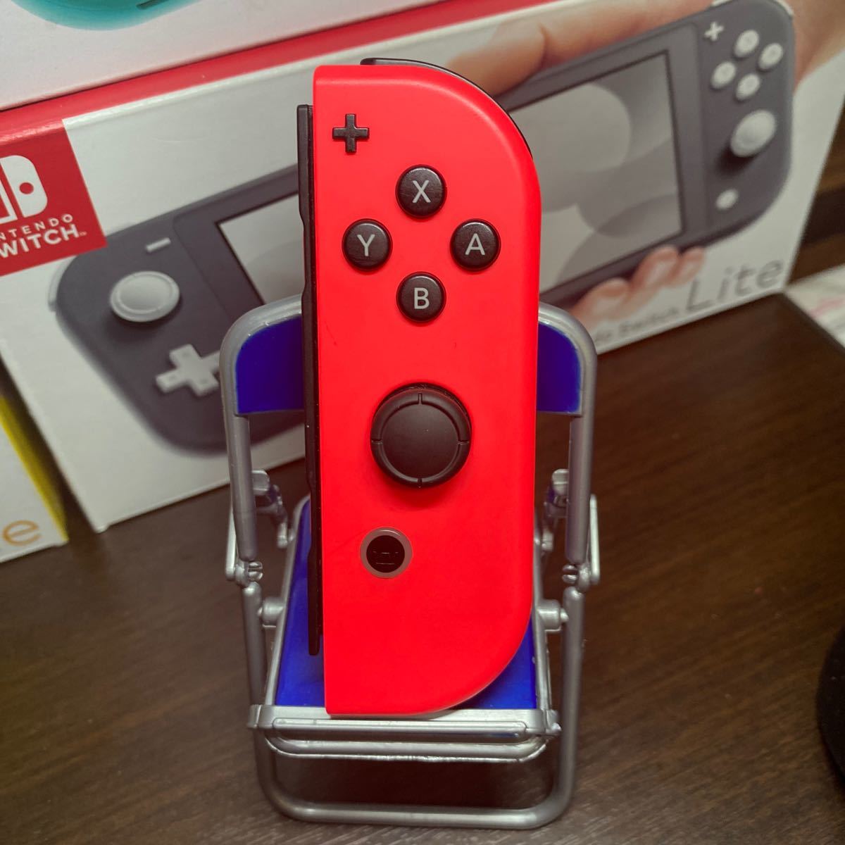 Nintendo Switch ジョイコン R ネオンレッド