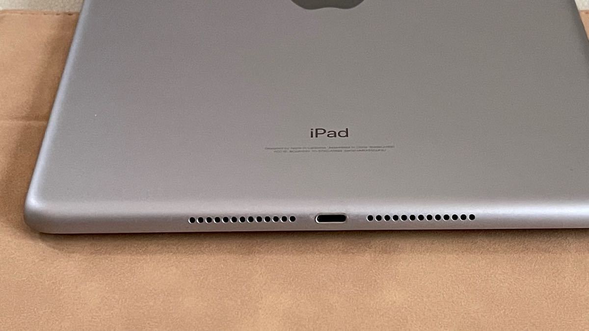 APPLE iPad WiFiモデル 32GB 第6世代のスペースグレー おまけ付き