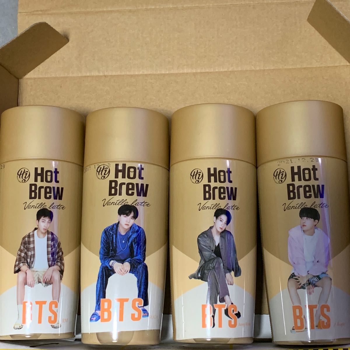 BTS コーヒー バニララテ ホットブリュー RM SUGA JHOPE JUNGKOOK 4本セット