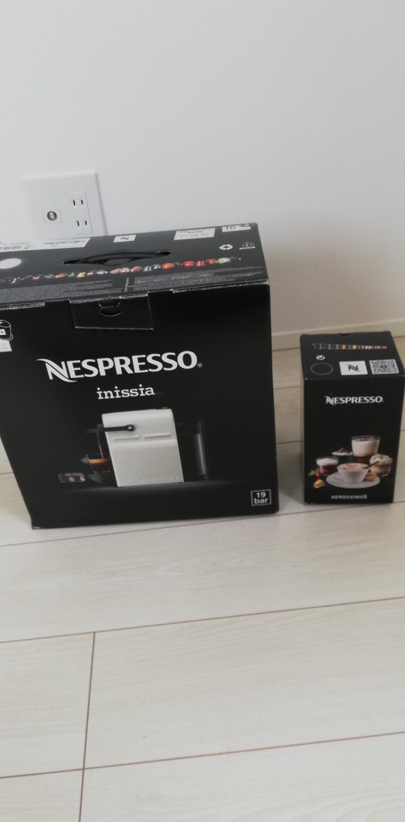 ネスプレッソ ほぼ新品　コーヒーメーカー エアロチーノ3 NESPRESSO　