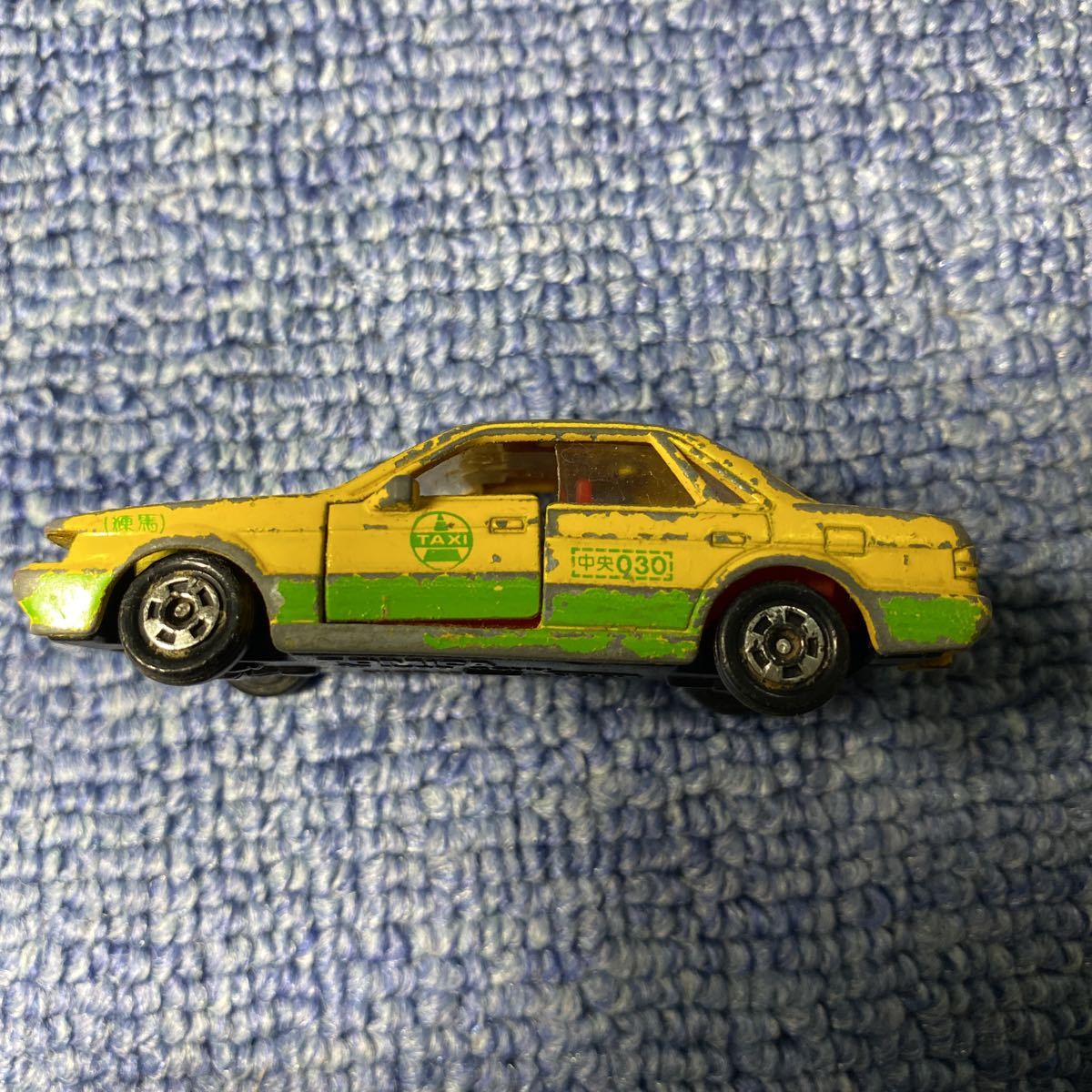 トミカ TOMY 日産　ブルーバード　タクシー　1998 日本製　ビンテージ　ミニカー レトロ　レア　希少_画像7