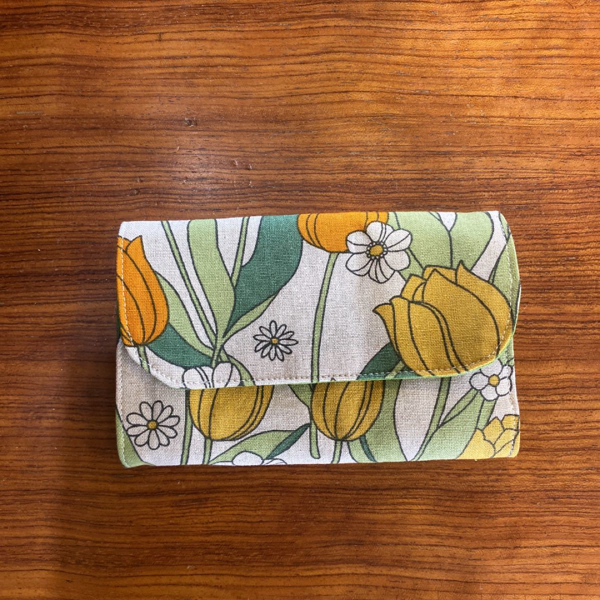 カードケース　ハンドメイド　布製　花柄　(77)