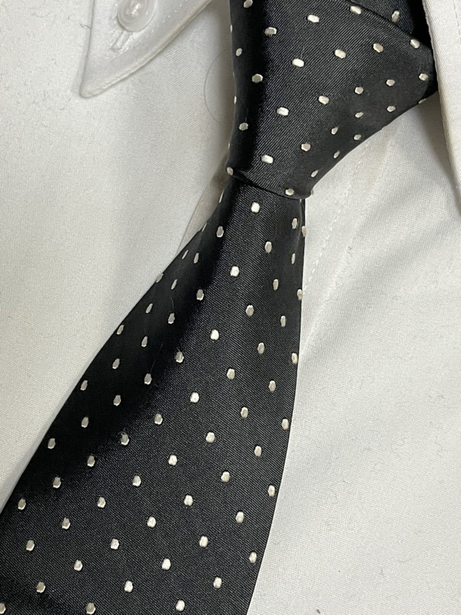  almost unused "RALPH LAUREN BLACK LABEL" Ralph Lauren Black Label thin dot brand necktie 106041