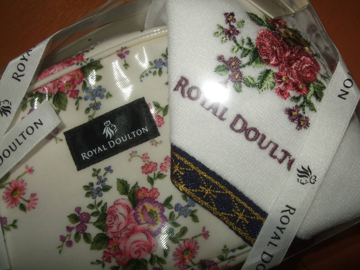 未使用送料込即決☆ROYAL DOULTONポーチ＆タオルハンカチセット☆ギフトボックス入_画像3