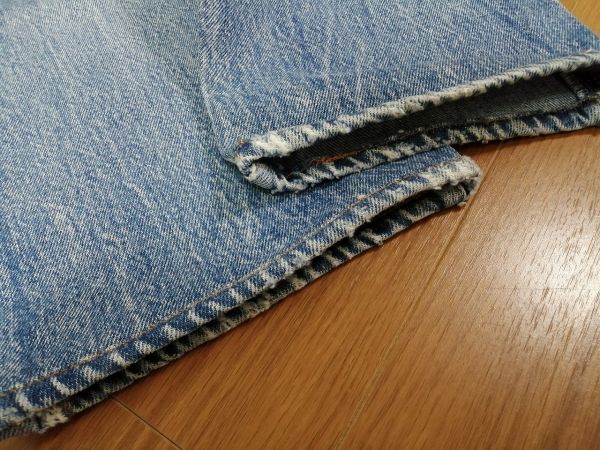 kkaa1221 ■ LEVI'S ■ リーバイス ジーンズ デニムパンツ ジーパン Gパン ボトムス ボタンフライ ダメージ 青 ブルー 28 S_擦り切れ