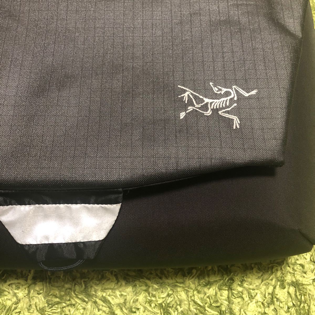 ARC'TERYX FYX 9 BAG メッセンジャー バッグ ショルダー ARC'TERYX FYX 9 BAG メッセンジャー バッグ ショルダー