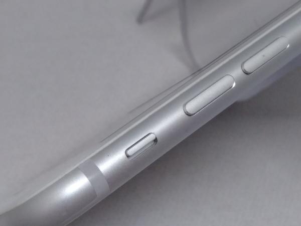 au 【SIMロック解除済】MNCF2J/A iPhone 32GB シルバー au iPhone7 シルバー 32 GB au SIMロック解除済み