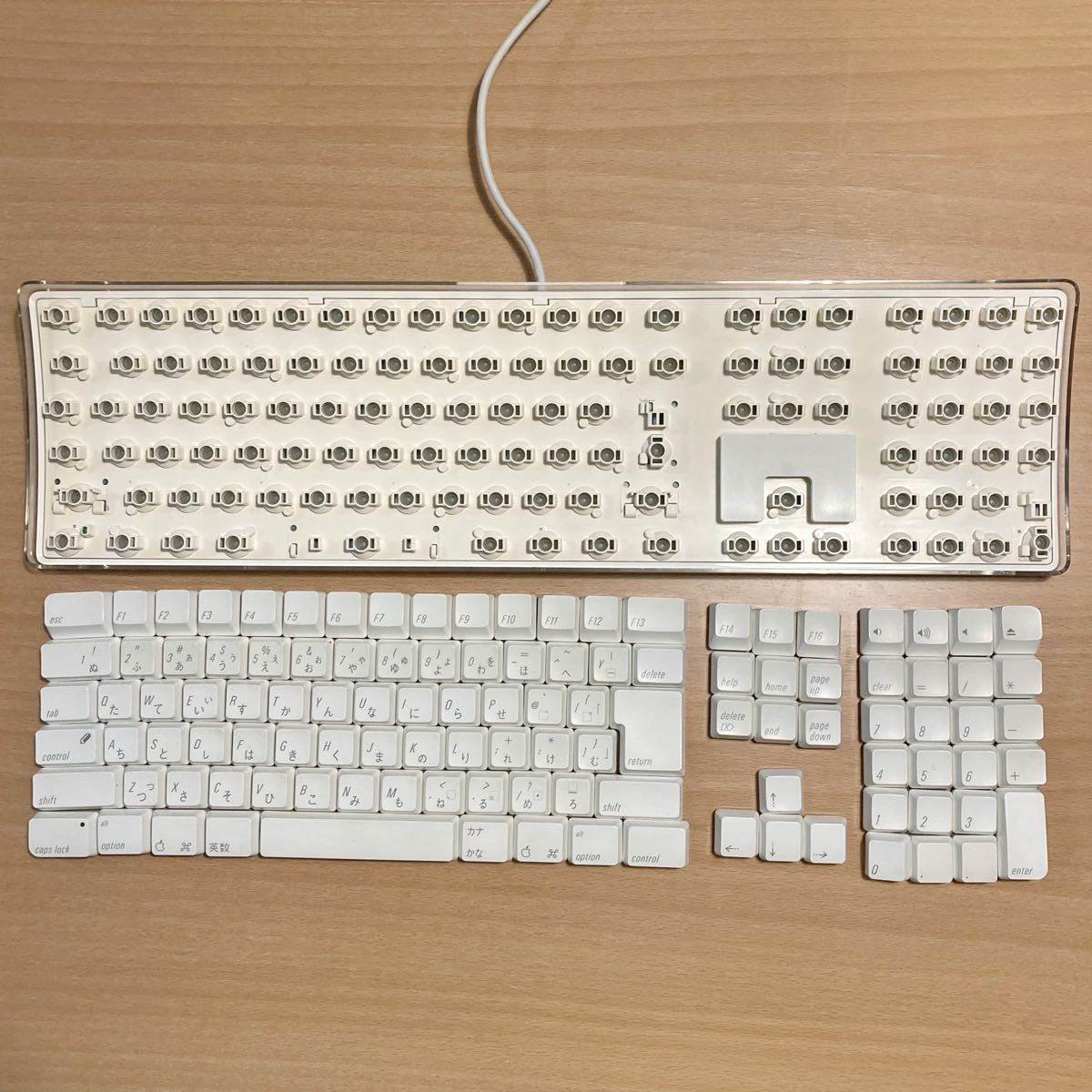 Apple Keyboard M9034J/A A1048 純正品 日本語 USBキーボード Apple Keyboard M9034J/A A1048 純正品 日本語 USBキーボード